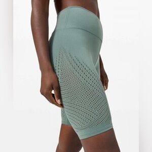 Lululemon — Reveal Short Digital Rain Tidewater Teal